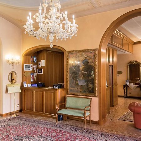 Phi Hotel Dei Medaglioni Корреджио Экстерьер фото