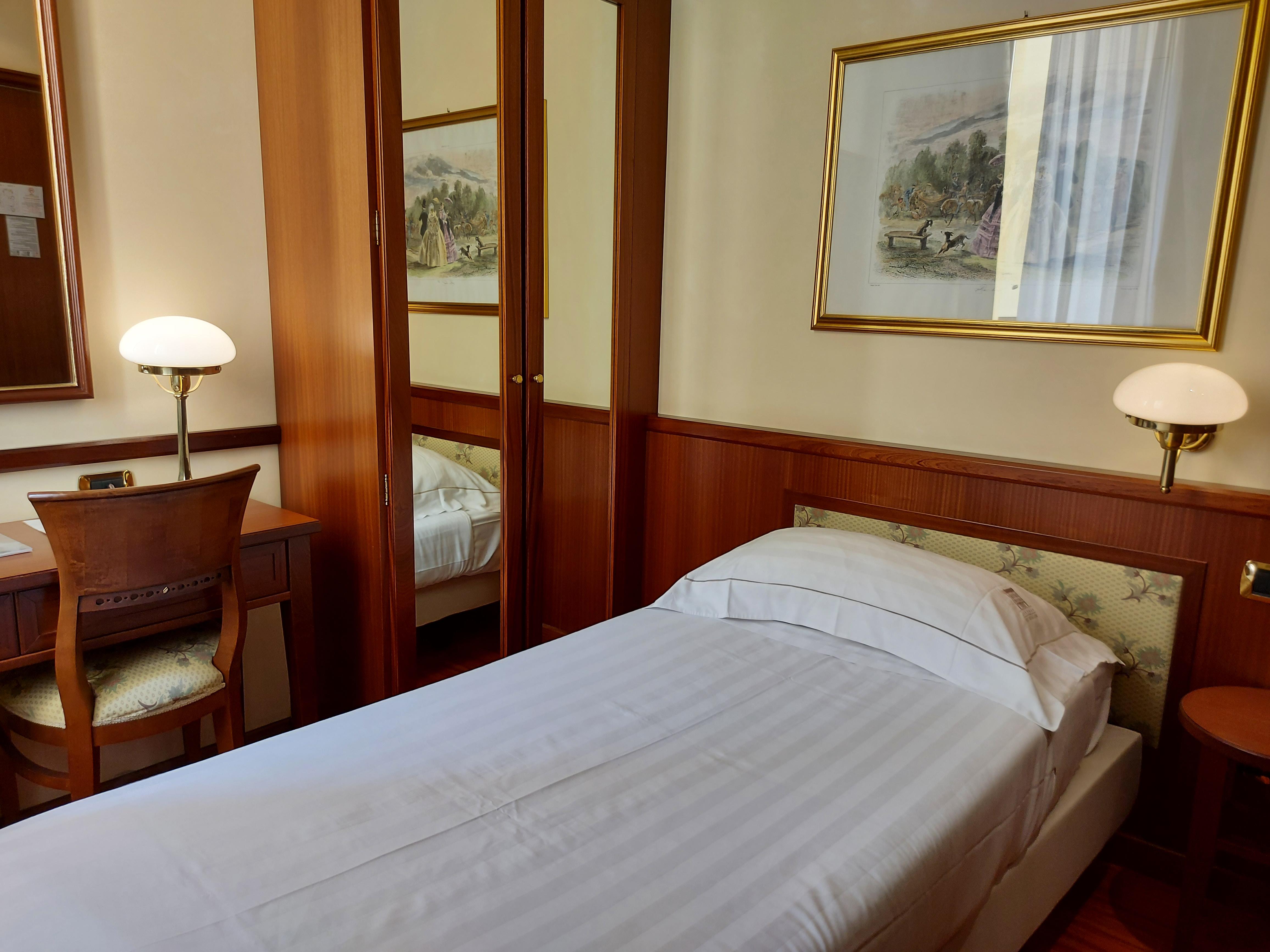 Phi Hotel Dei Medaglioni Корреджио Экстерьер фото
