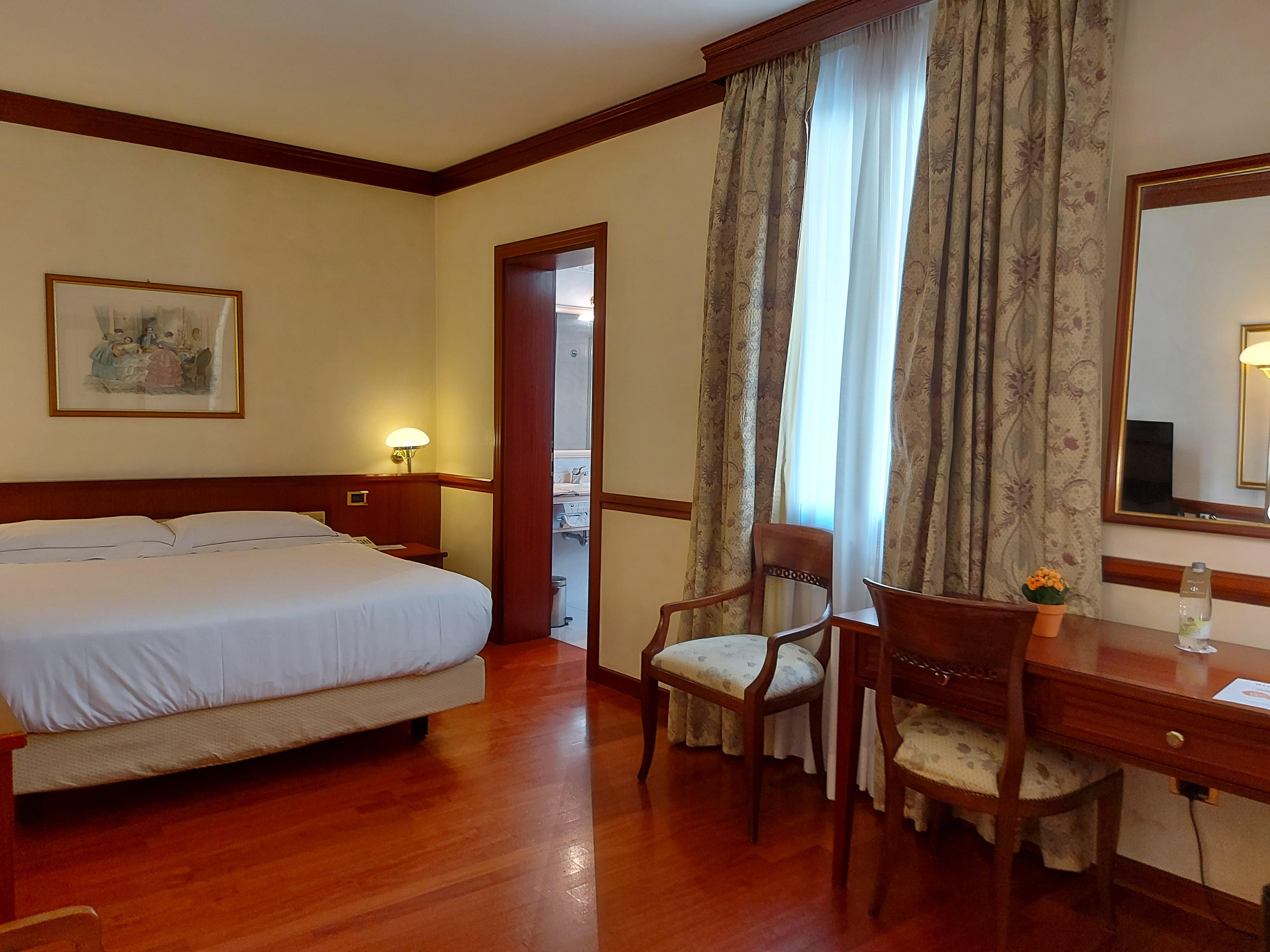 Phi Hotel Dei Medaglioni Корреджио Экстерьер фото