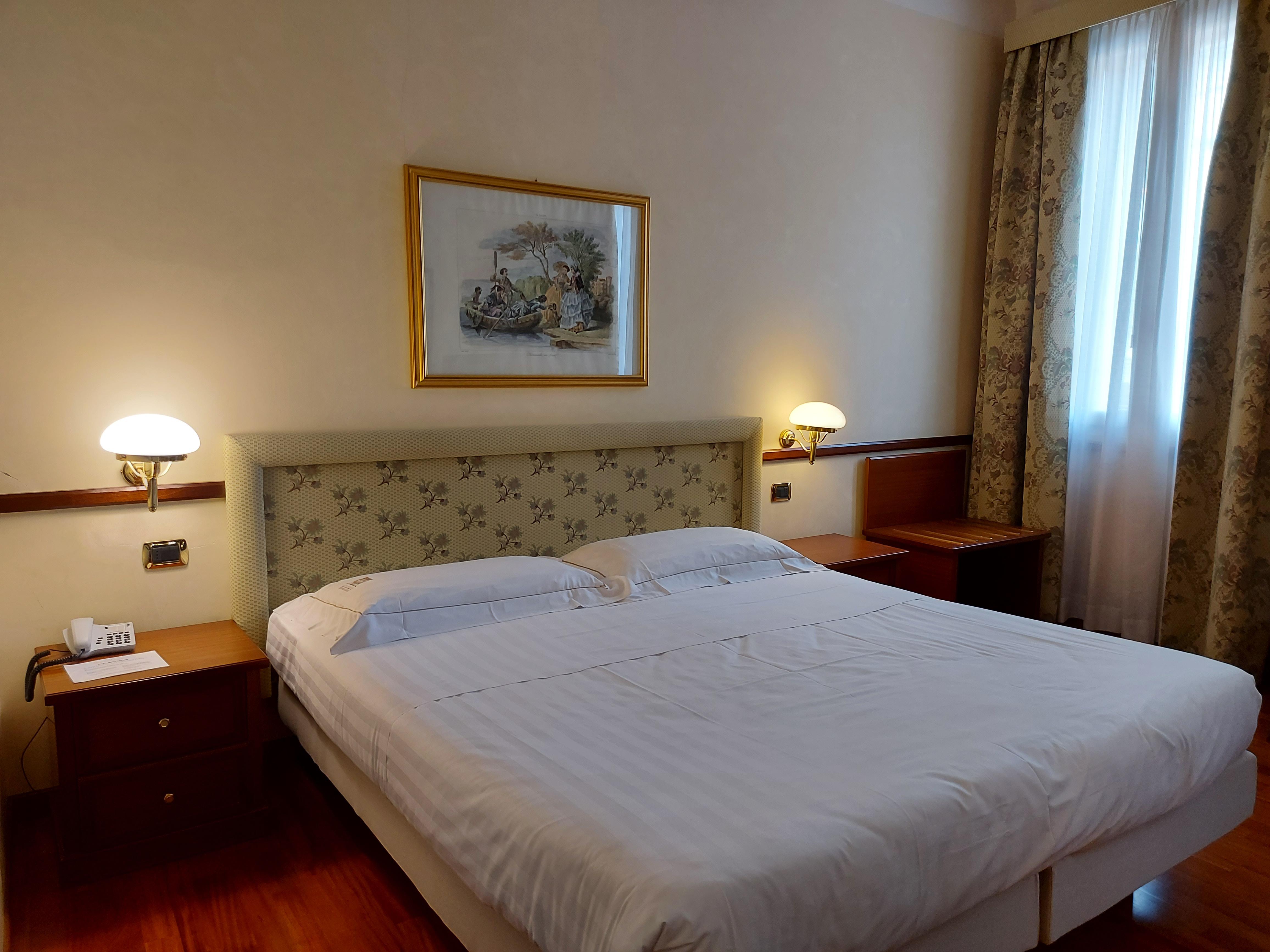 Phi Hotel Dei Medaglioni Корреджио Экстерьер фото