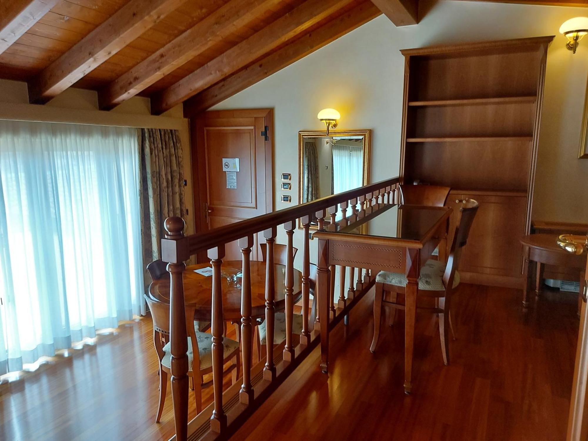 Phi Hotel Dei Medaglioni Корреджио Экстерьер фото
