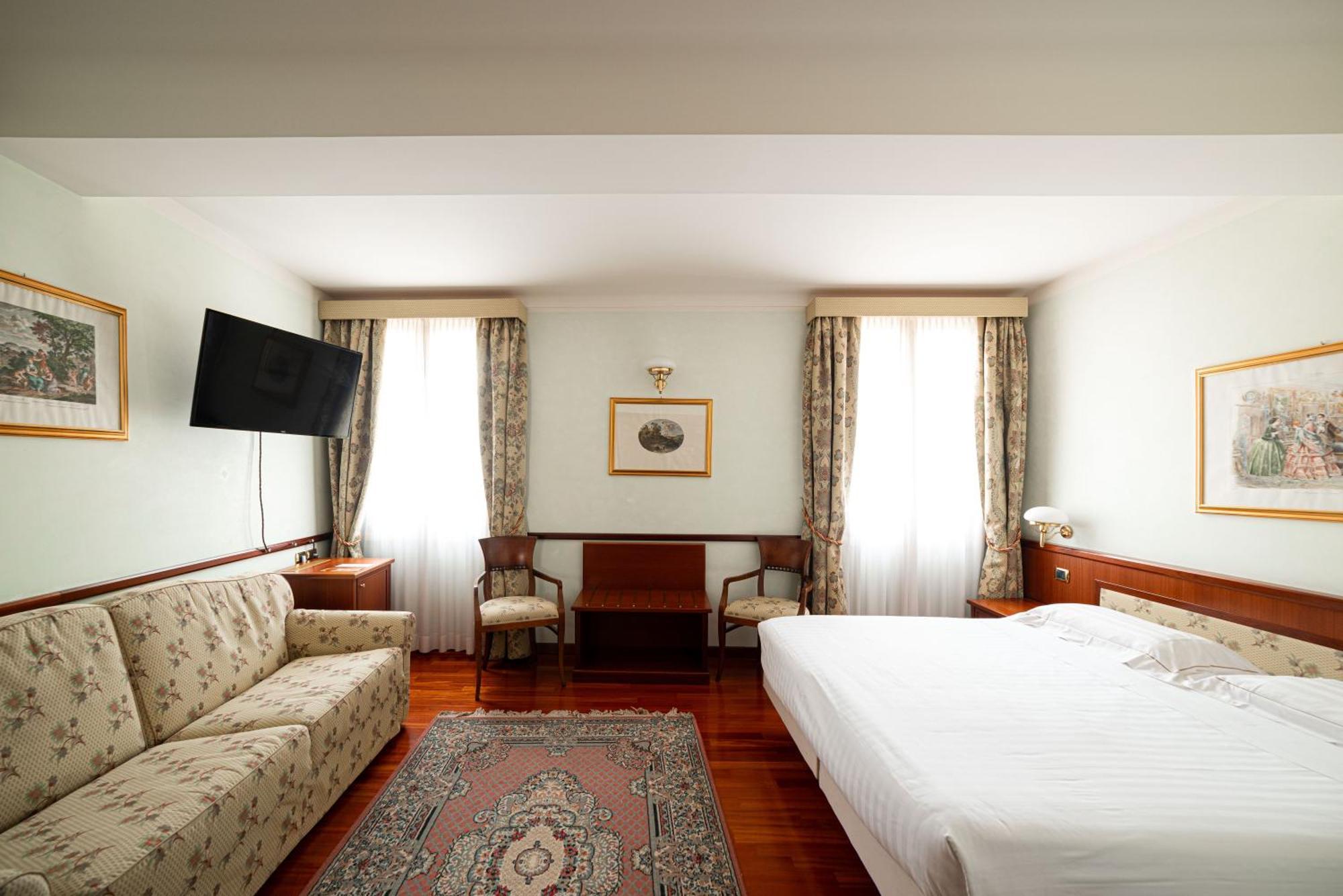 Phi Hotel Dei Medaglioni Корреджио Экстерьер фото