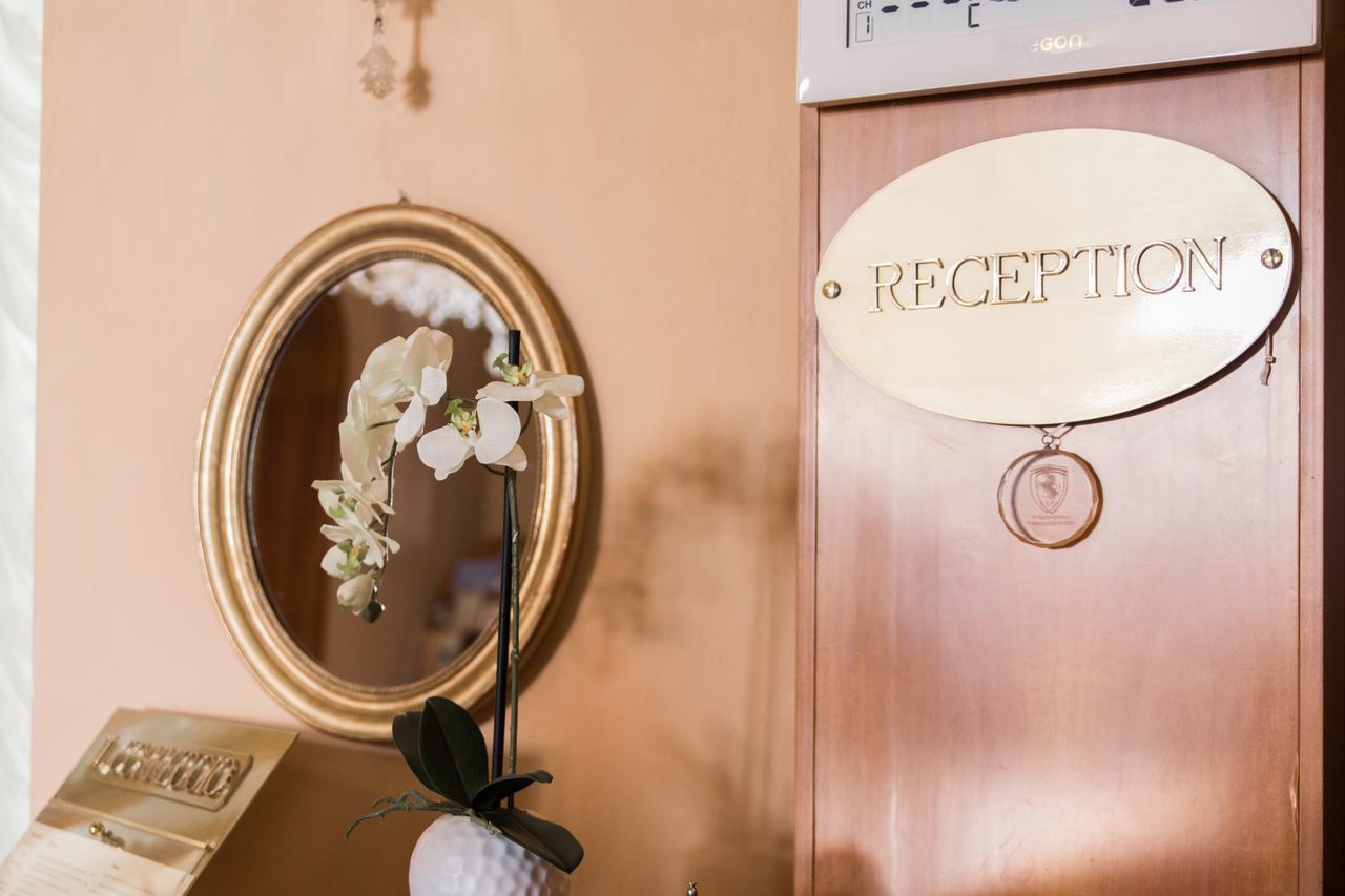 Phi Hotel Dei Medaglioni Корреджио Экстерьер фото