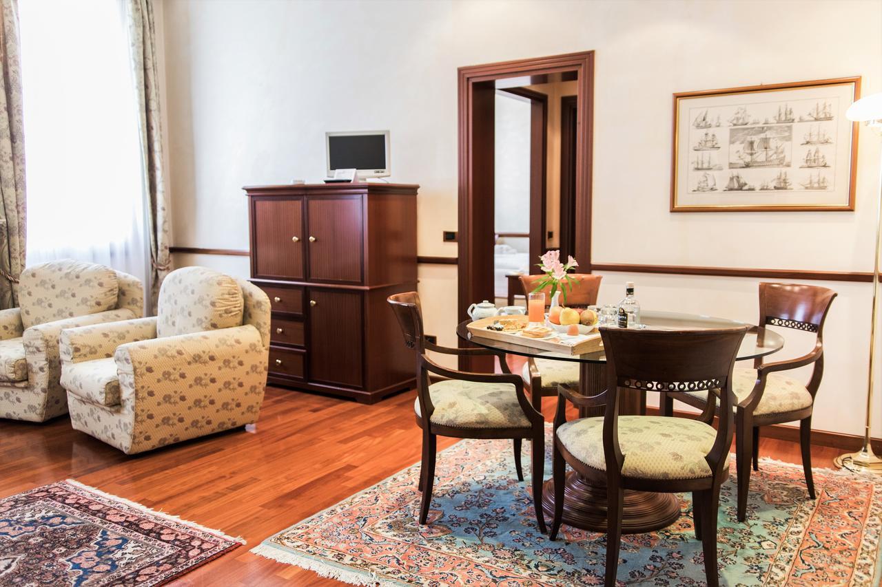 Phi Hotel Dei Medaglioni Корреджио Экстерьер фото