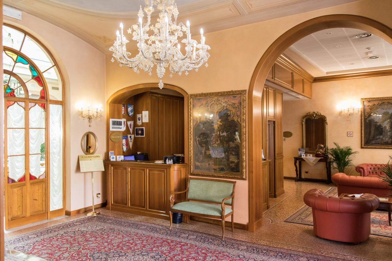 Phi Hotel Dei Medaglioni Корреджио Экстерьер фото